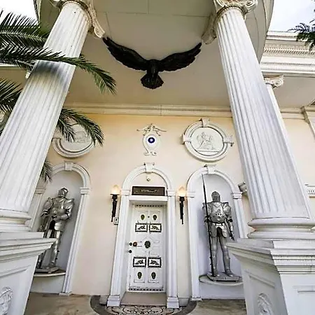 Beyaz Villa