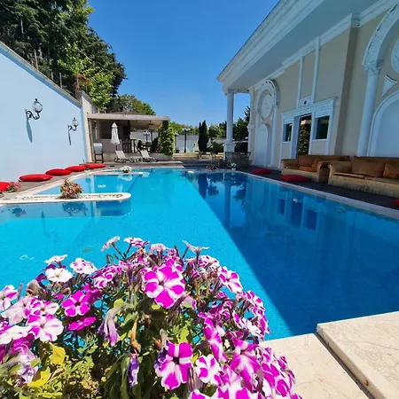 Beyaz Villa